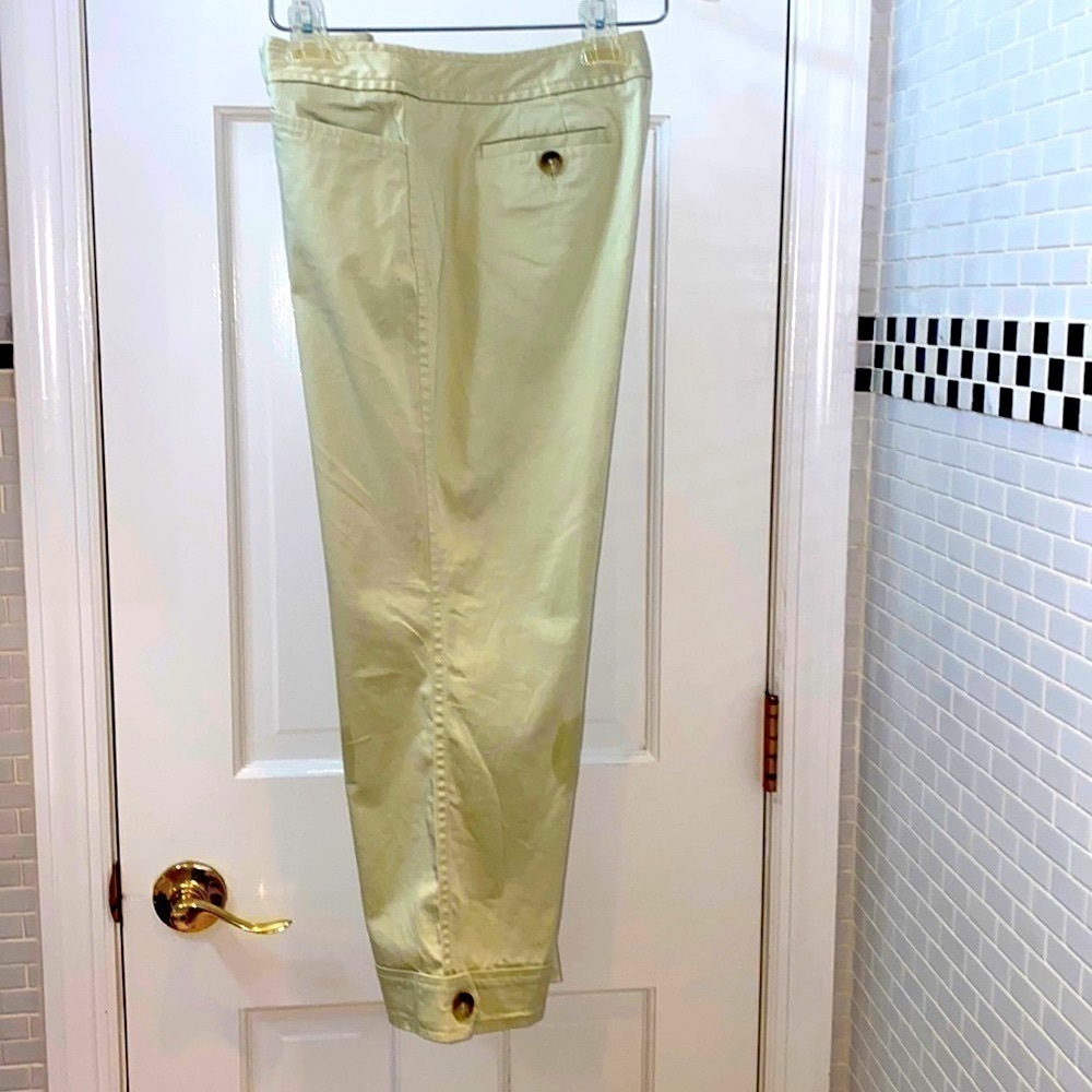 Ann Taylor celery green polished Cotton/ Spandex cropped pants.Cuffed. Size 10P.